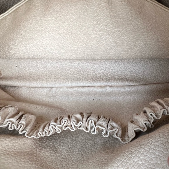 Auth Louis Vuitton LV Cosmetic Pouch Bag
Trousse Toilette 23 Browns Monogram - Picture 10 of 10